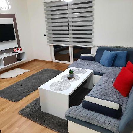 Apartman Bulevar Sarajevo - Free Parking ภายนอก รูปภาพ