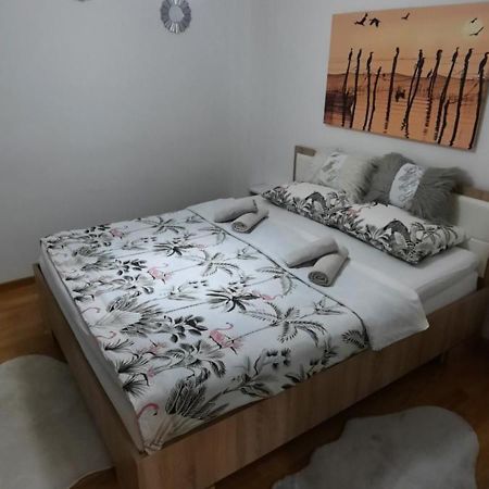 Apartman Bulevar Sarajevo - Free Parking ภายนอก รูปภาพ