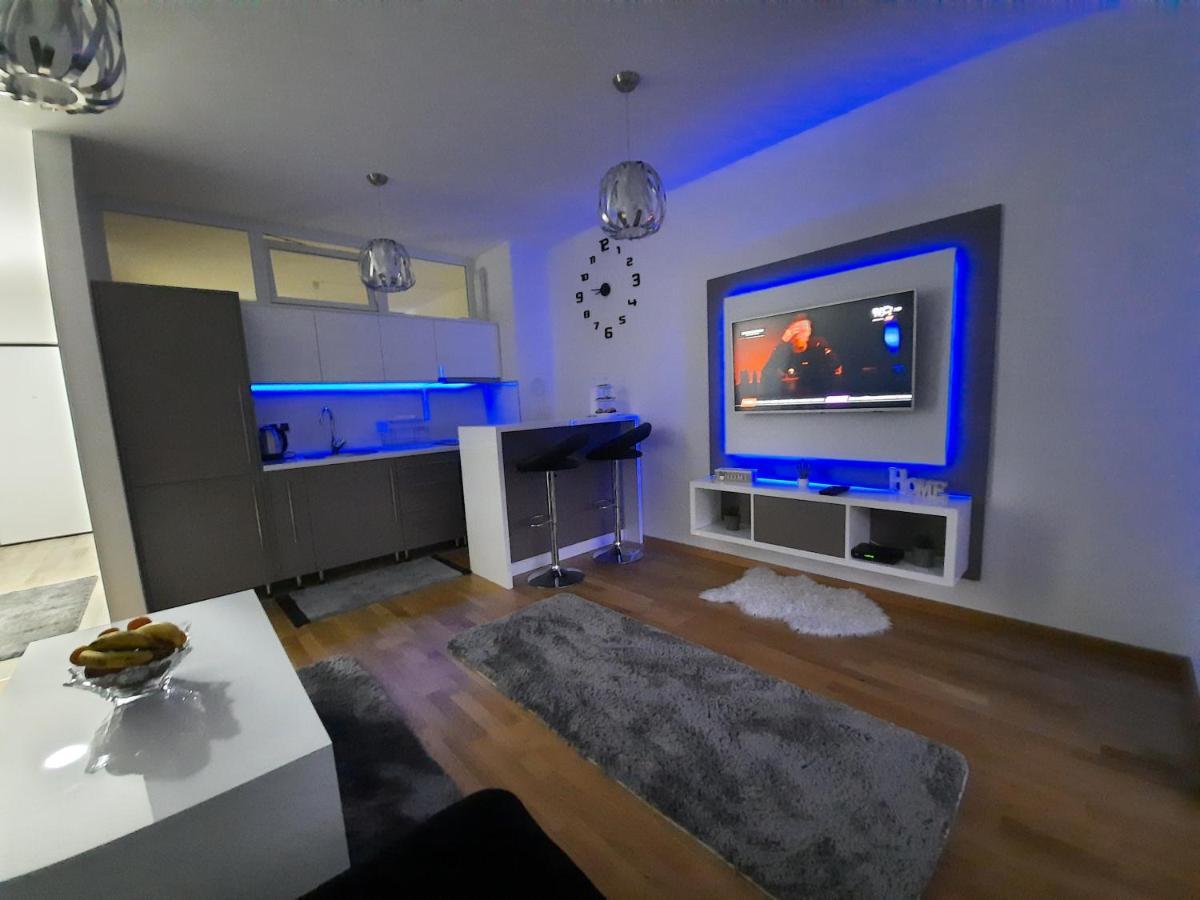 Apartman Bulevar Sarajevo - Free Parking ภายนอก รูปภาพ