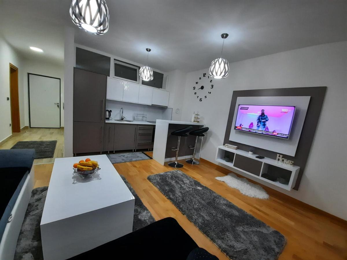 Apartman Bulevar Sarajevo - Free Parking ภายนอก รูปภาพ