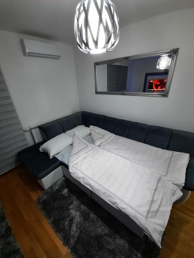 Apartman Bulevar Sarajevo - Free Parking ภายนอก รูปภาพ