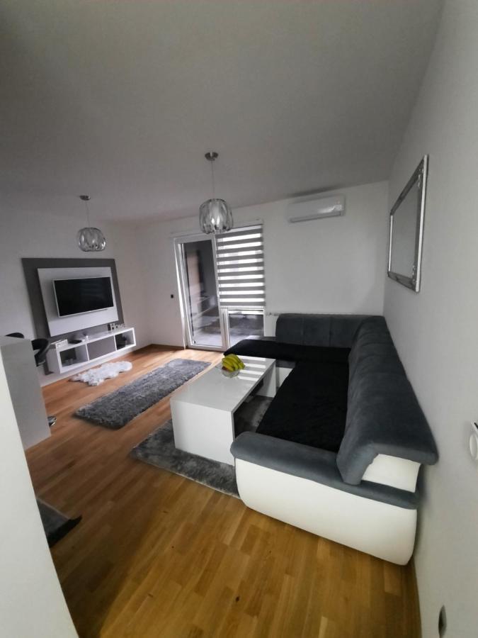 Apartman Bulevar Sarajevo - Free Parking ภายนอก รูปภาพ