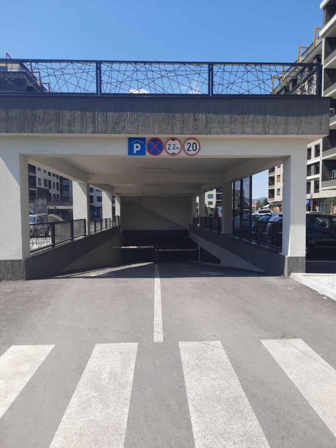 Apartman Bulevar Sarajevo - Free Parking ภายนอก รูปภาพ