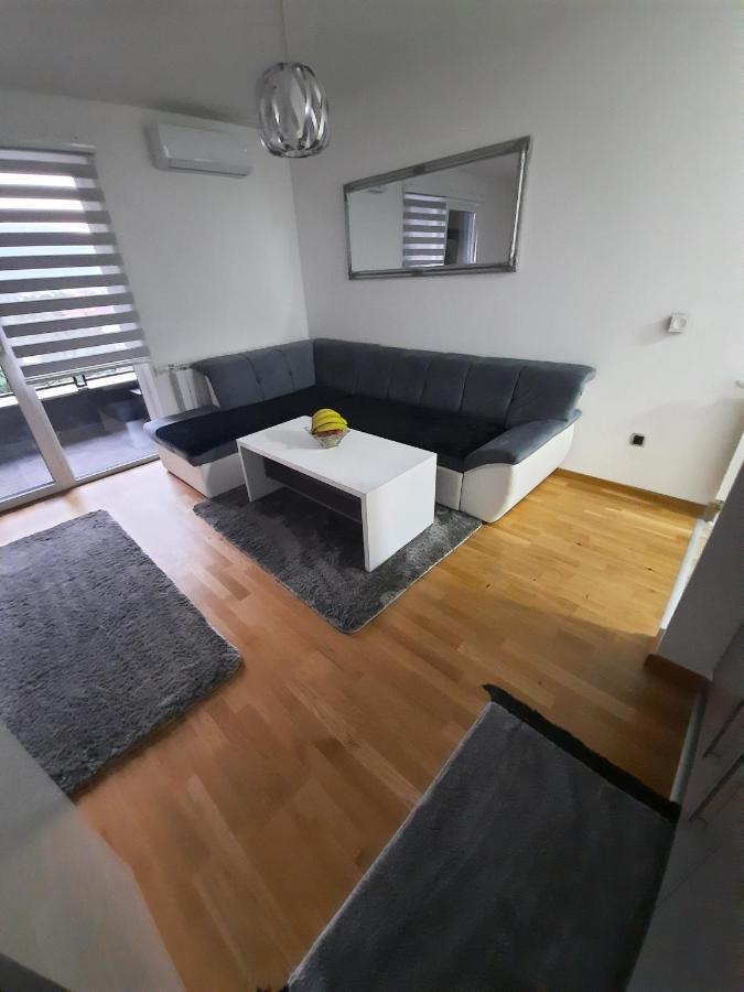 Apartman Bulevar Sarajevo - Free Parking ภายนอก รูปภาพ