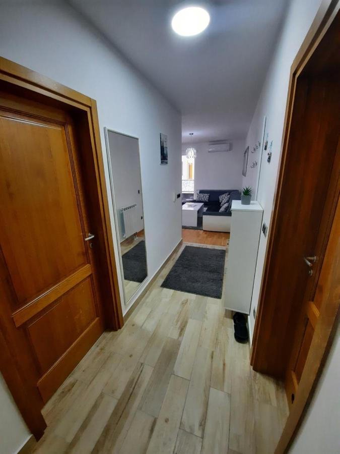 Apartman Bulevar Sarajevo - Free Parking ภายนอก รูปภาพ