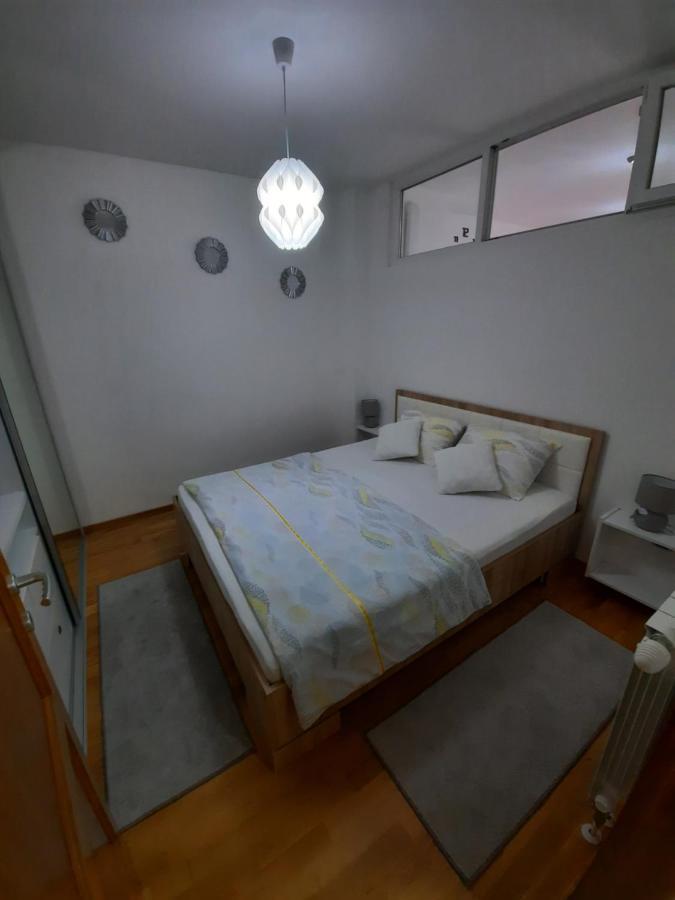 Apartman Bulevar Sarajevo - Free Parking ภายนอก รูปภาพ