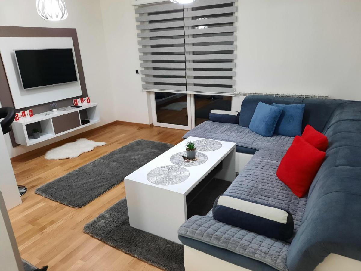 Apartman Bulevar Sarajevo - Free Parking ภายนอก รูปภาพ