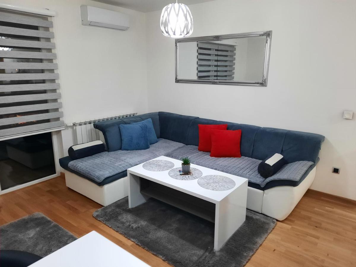 Apartman Bulevar Sarajevo - Free Parking ภายนอก รูปภาพ